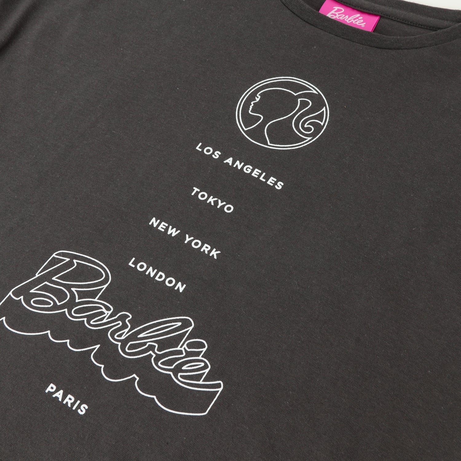 Polera Manga Corta Niña Texto Gris Barbie