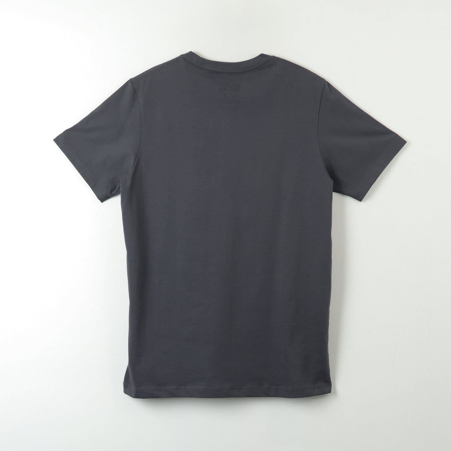 Polera Manga Corta Hombre Back And Black Gris AC/DC