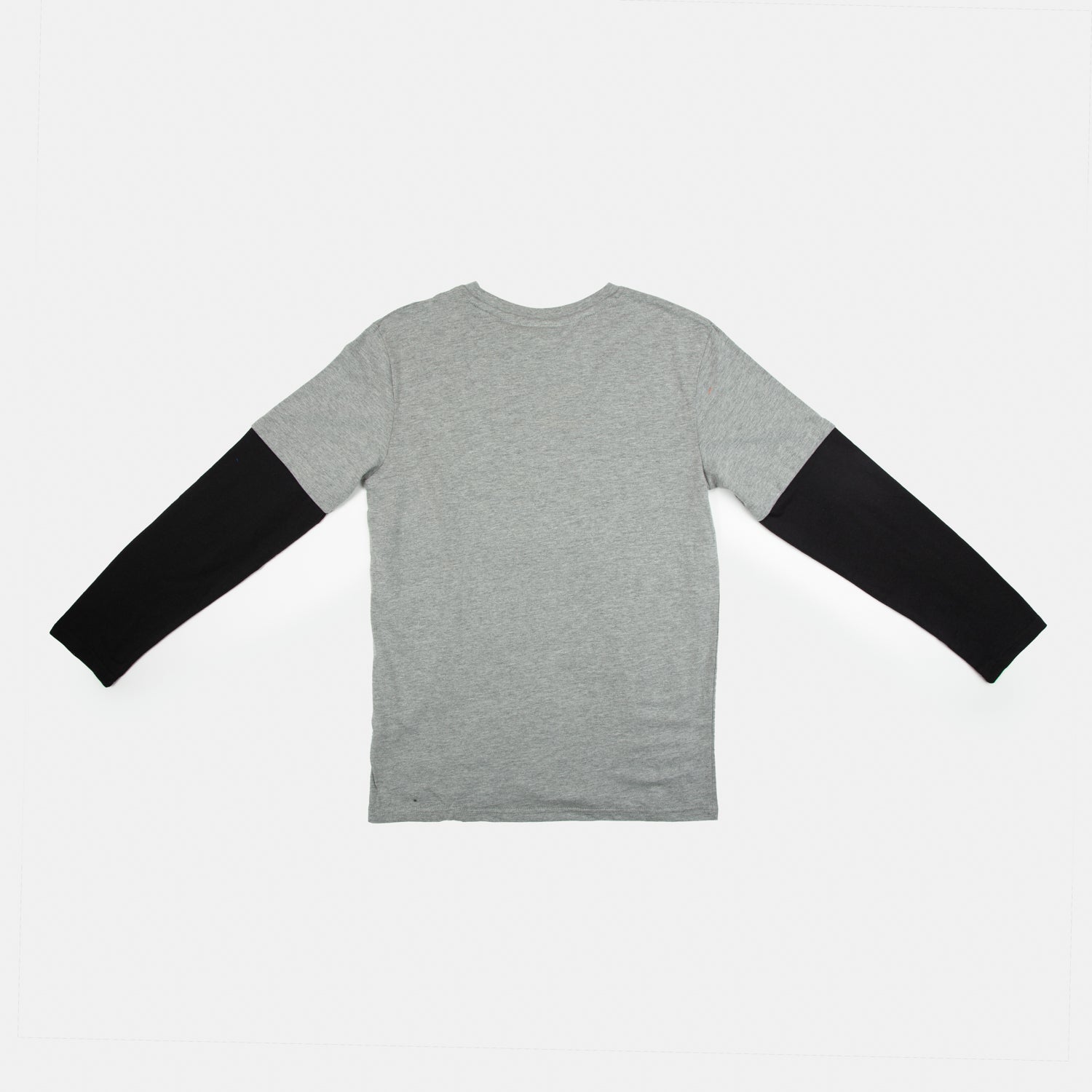 Polera Manga Larga Niño Batman Serio Gris DC COMICS