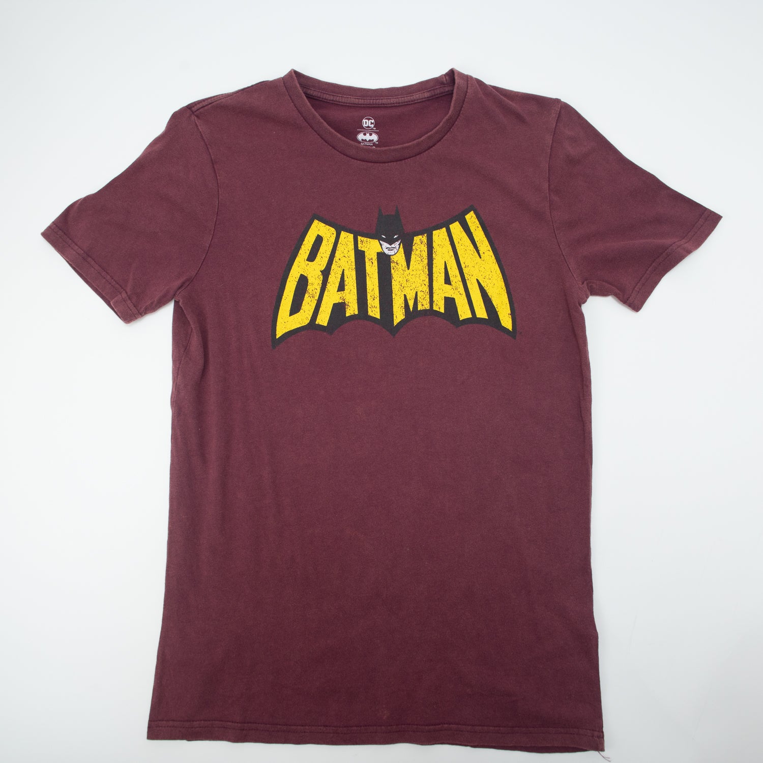 Polera Hombre Batman Face on Logo Burdeo DC Comics