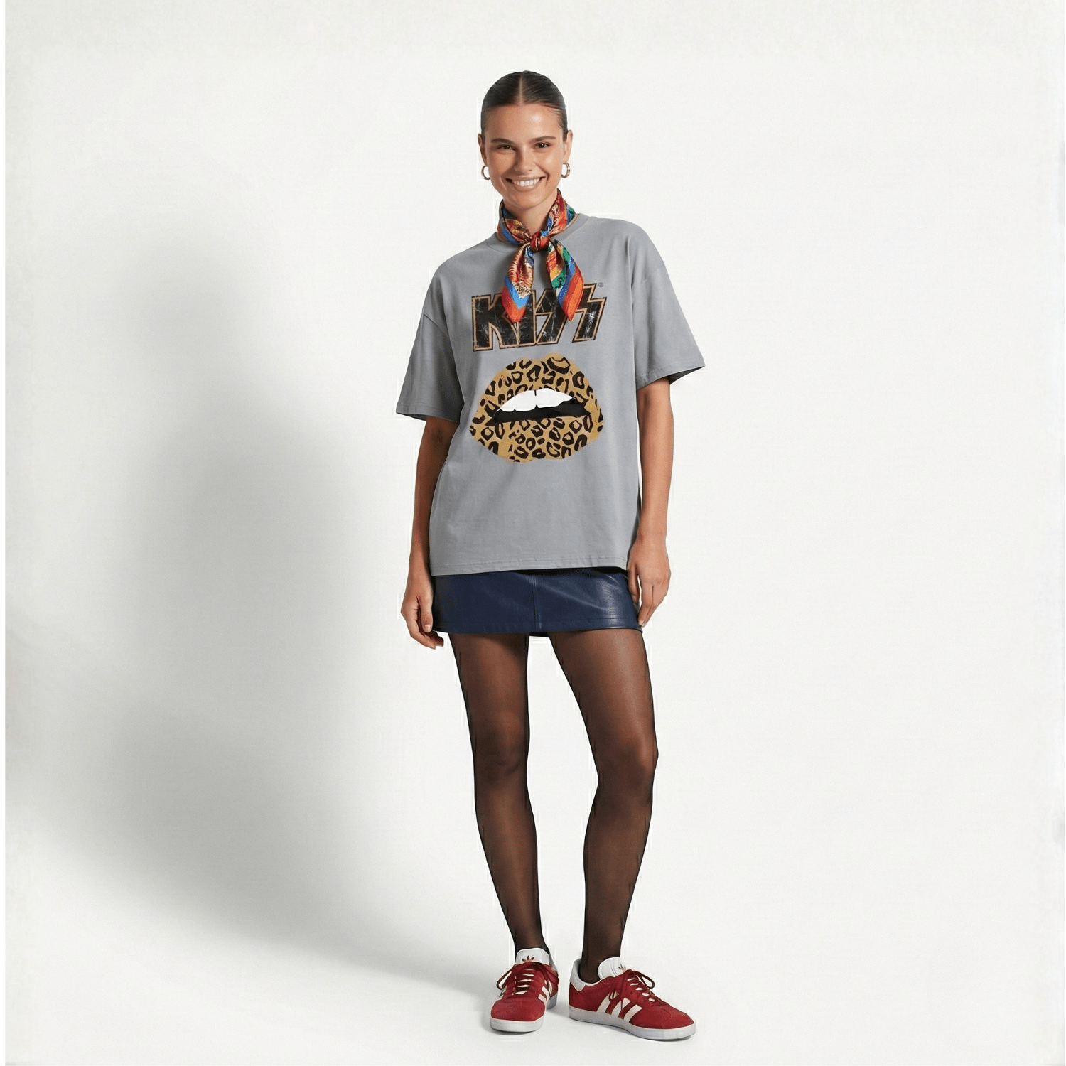 Polera Manga Corta Lips Gris Kiss - Poleras Chile | The Brands Club cl