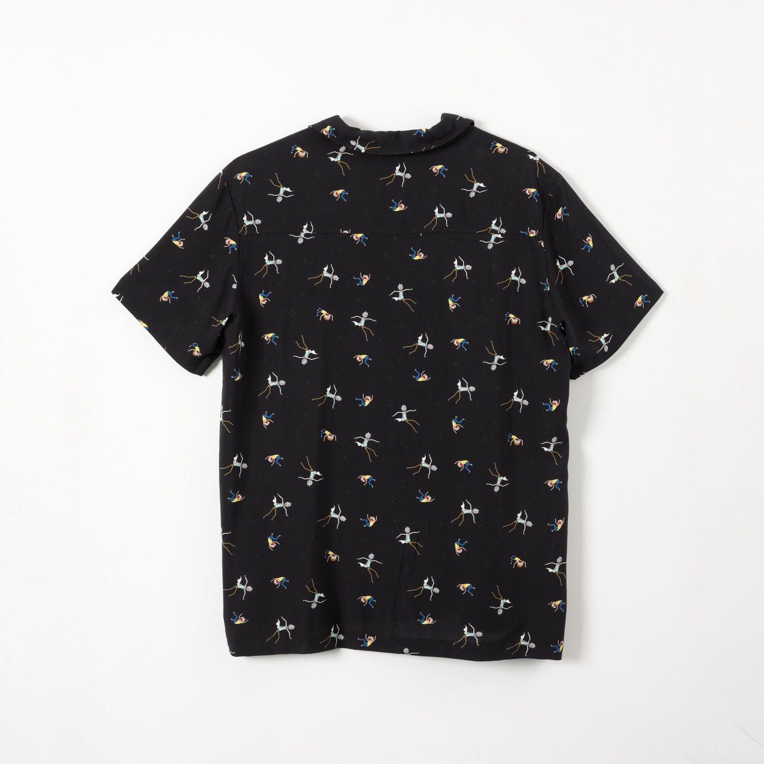 Guayabera Hombre Full Print Negro Rick and Morty