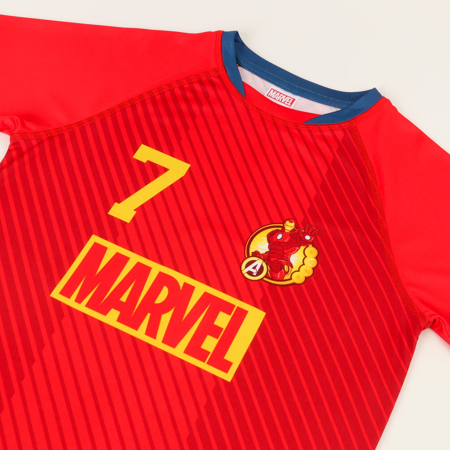 Conjunto Niño Avengers Futbol Rojo Marvel