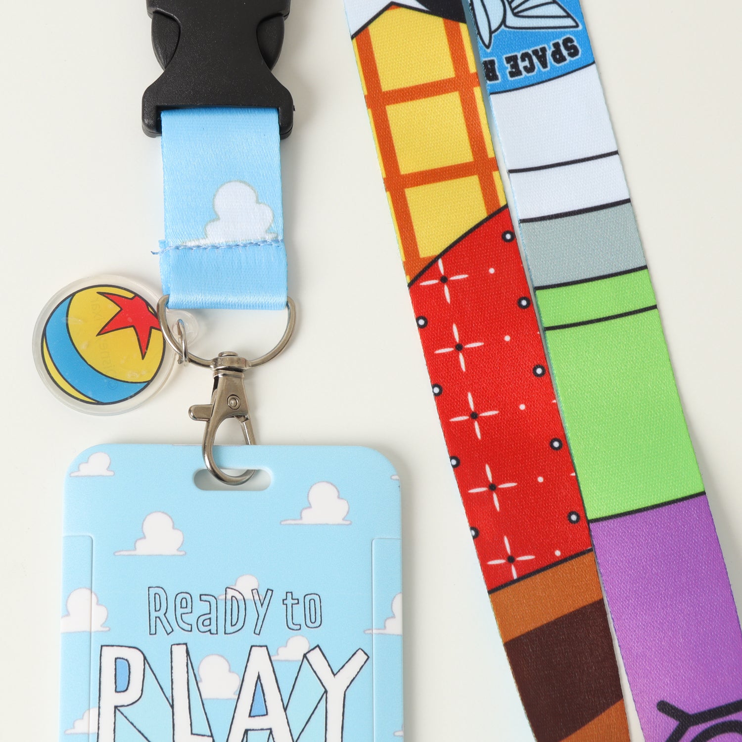 Colgante Niño Celeste Nubes Pixar Disney