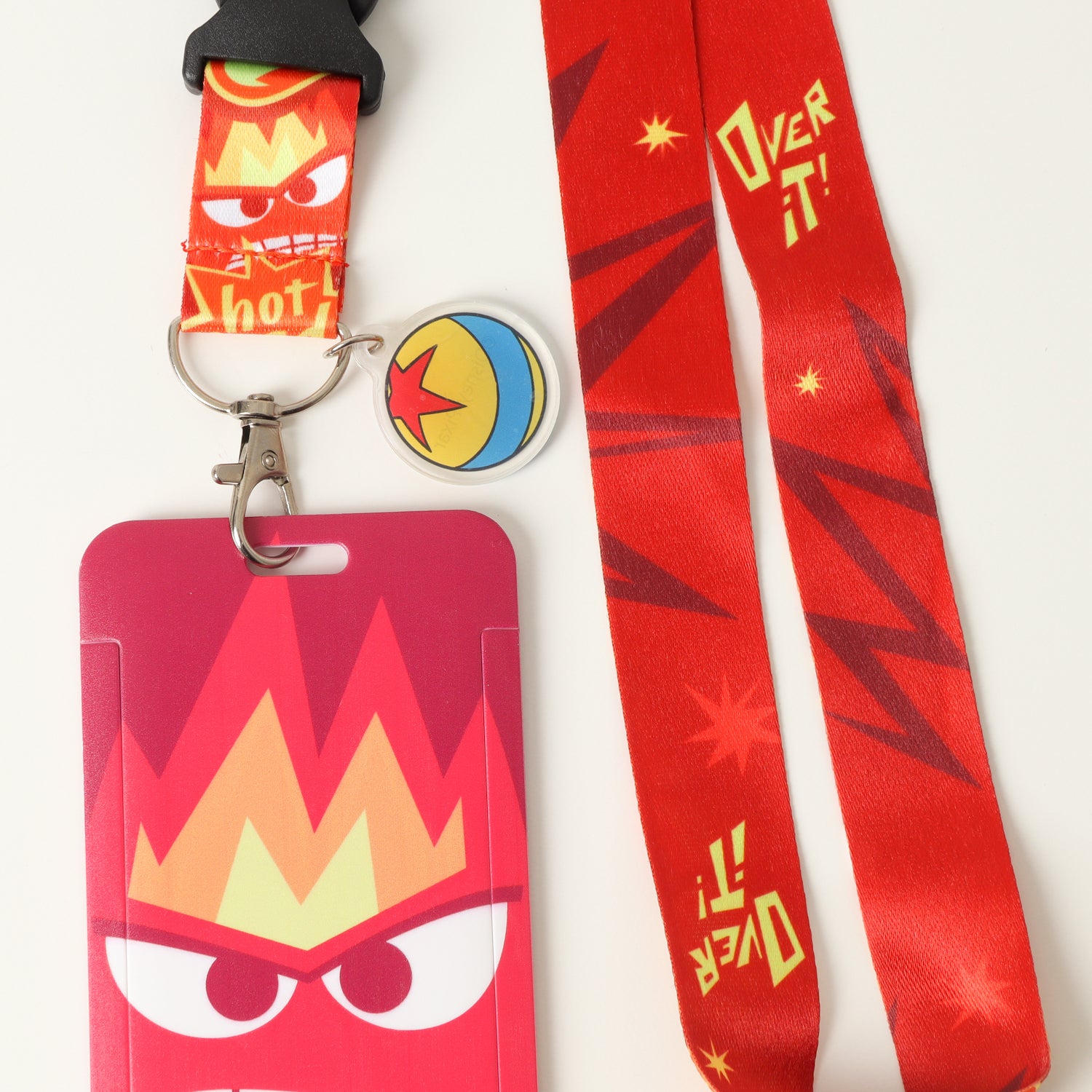 Colgante Niño Rojo Ira Pixar Disney