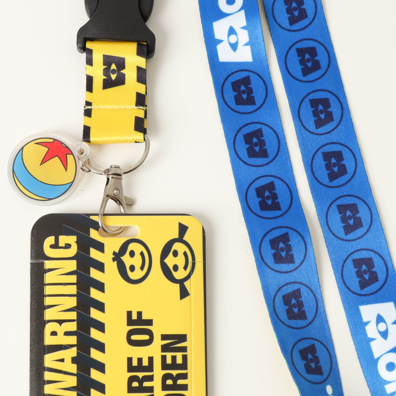 Colgante Niño Amarillo Warning Pixar Disney