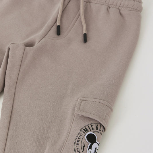 Pantalón de Buzo Niño Bolsillos Laterales Mickey Café Disney - Pantalones Chile | The Brands Club cl