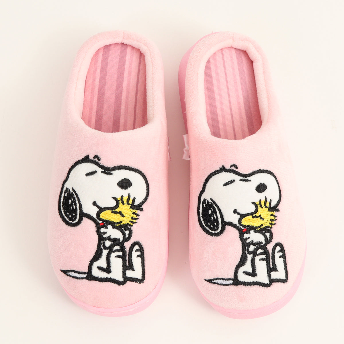 Pantufla Mujer Abrazo Rosado Snoopy