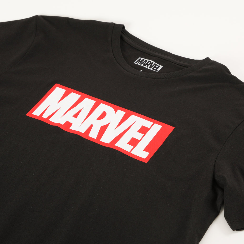 Polera Manga Corta Hombre Logo Marvel Comics Negro