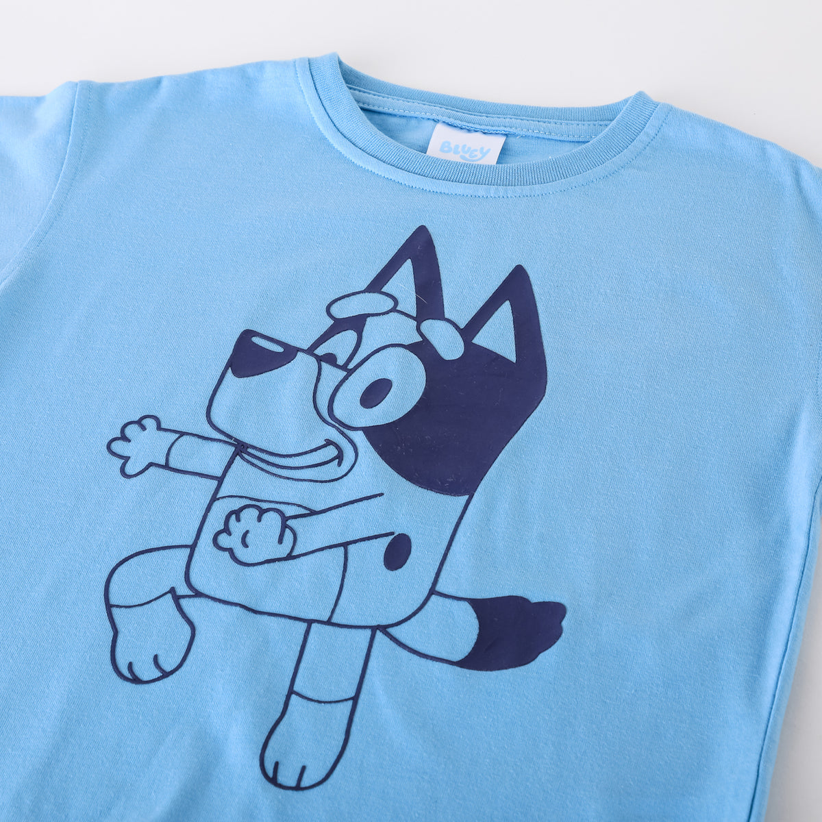 Polera Manga Corta Niño Outline Celeste Bluey - Poleras Chile | The Brands Club cl