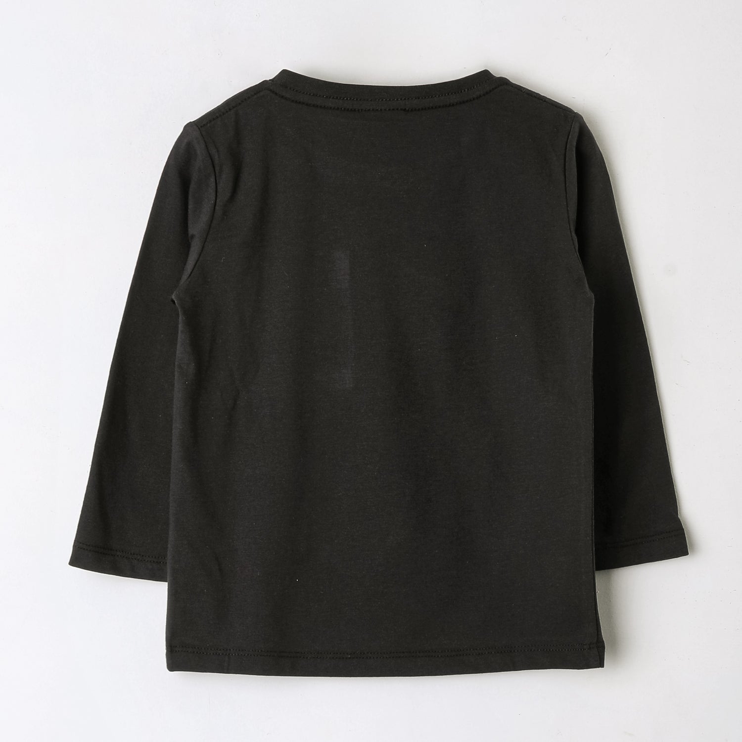 Polera Manga Larga Niño Bolsillo Negro Marvel