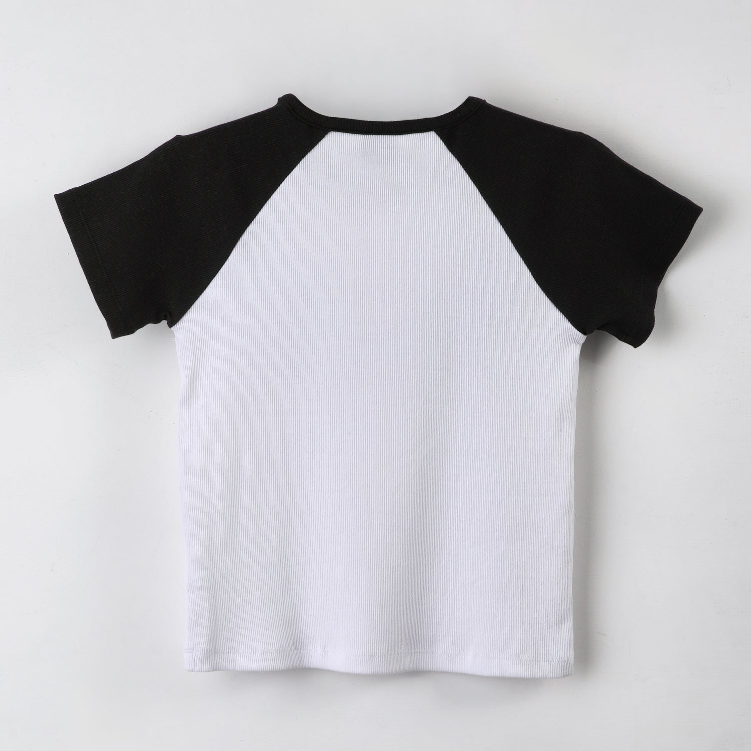Polera Manga Corta Niña Huntrx Kpop Demon Hunters Blanco