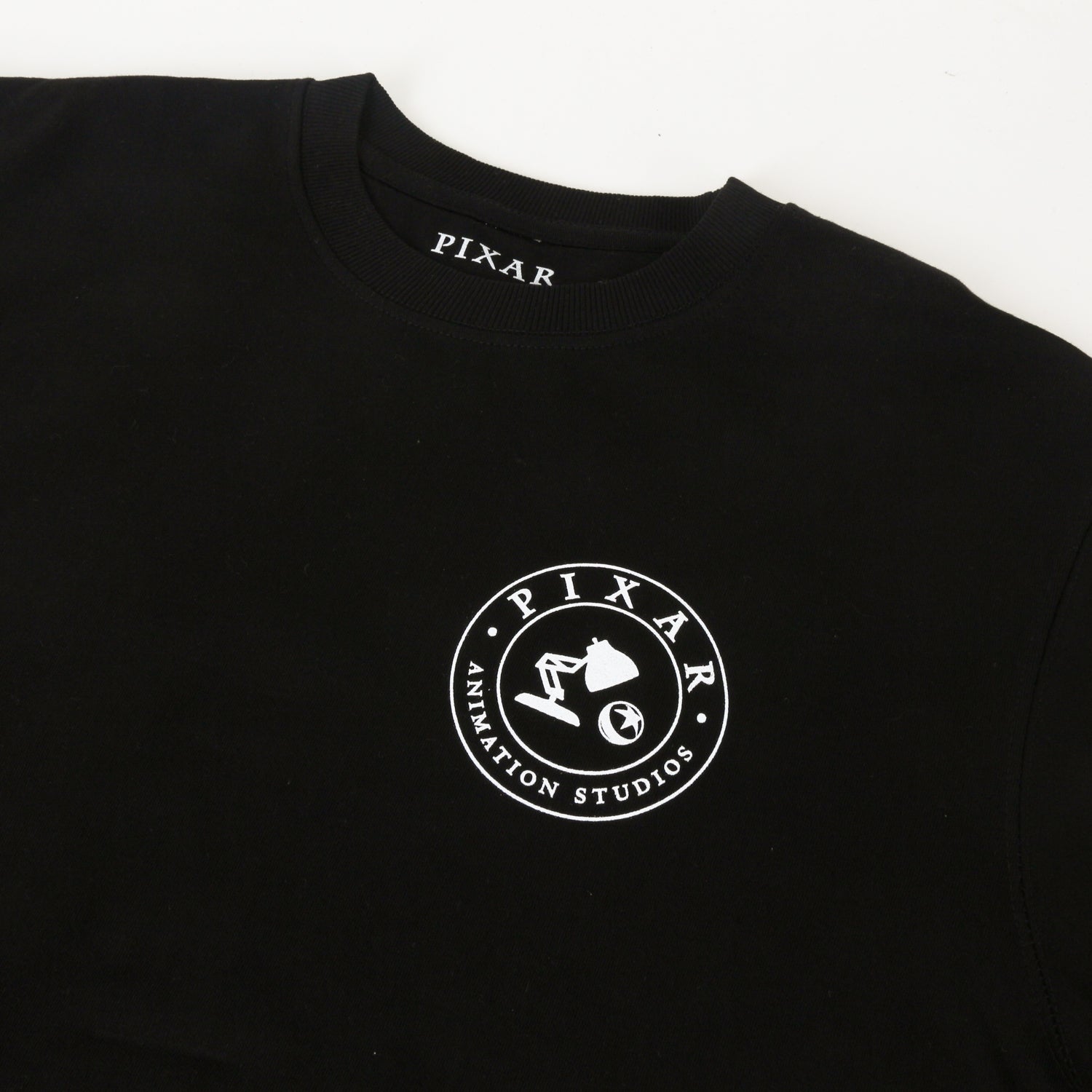 Polerón Cerrado Adulto Negro Corporativo Pixar Disney