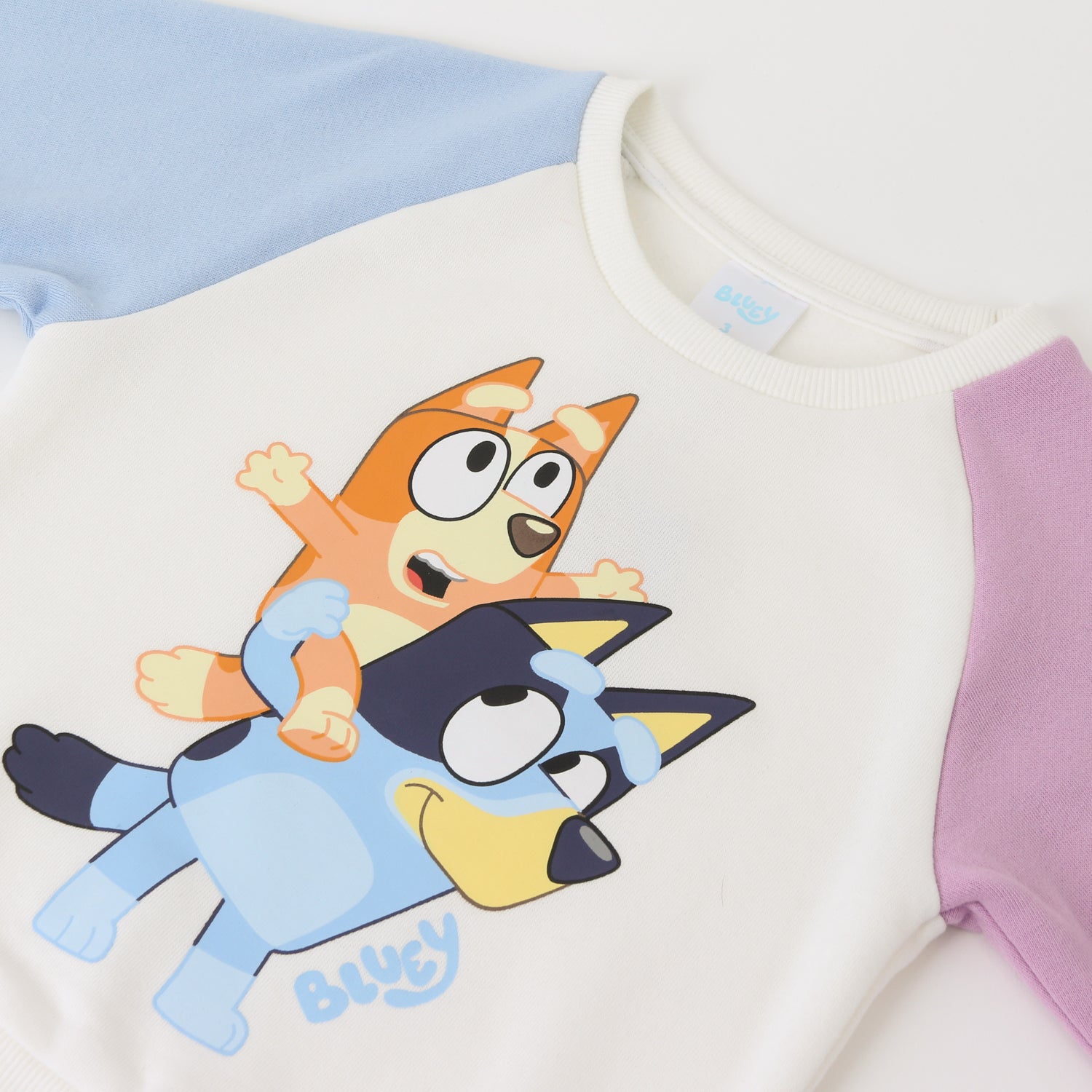 Polerón Cerrado Niña Mangas Bicolor Blanco Bingo & Bluey - Polerones Chile | The Brands Club cl