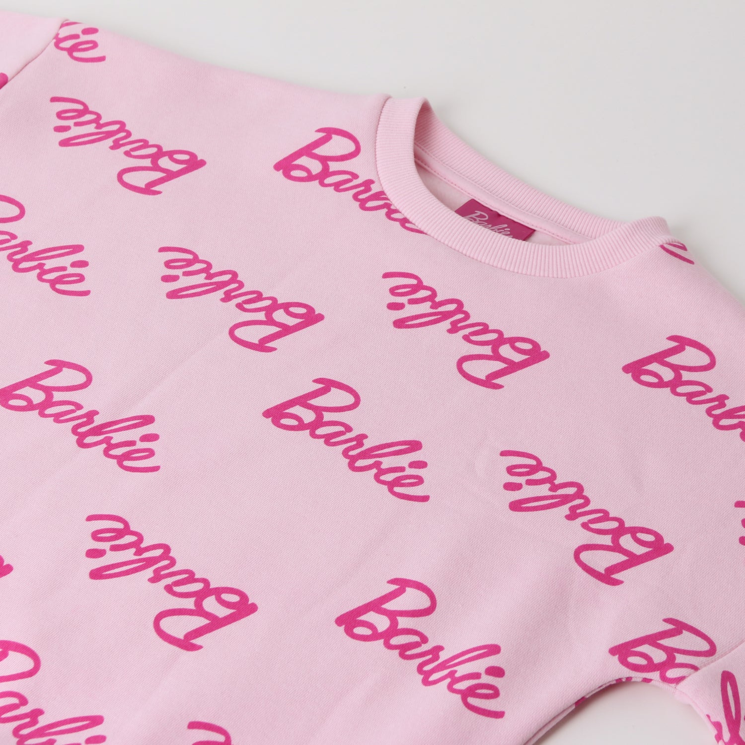 Polerón Cerrado Niña Full Print Logo Rosado Barbie - Polerones Chile | The Brands Club cl