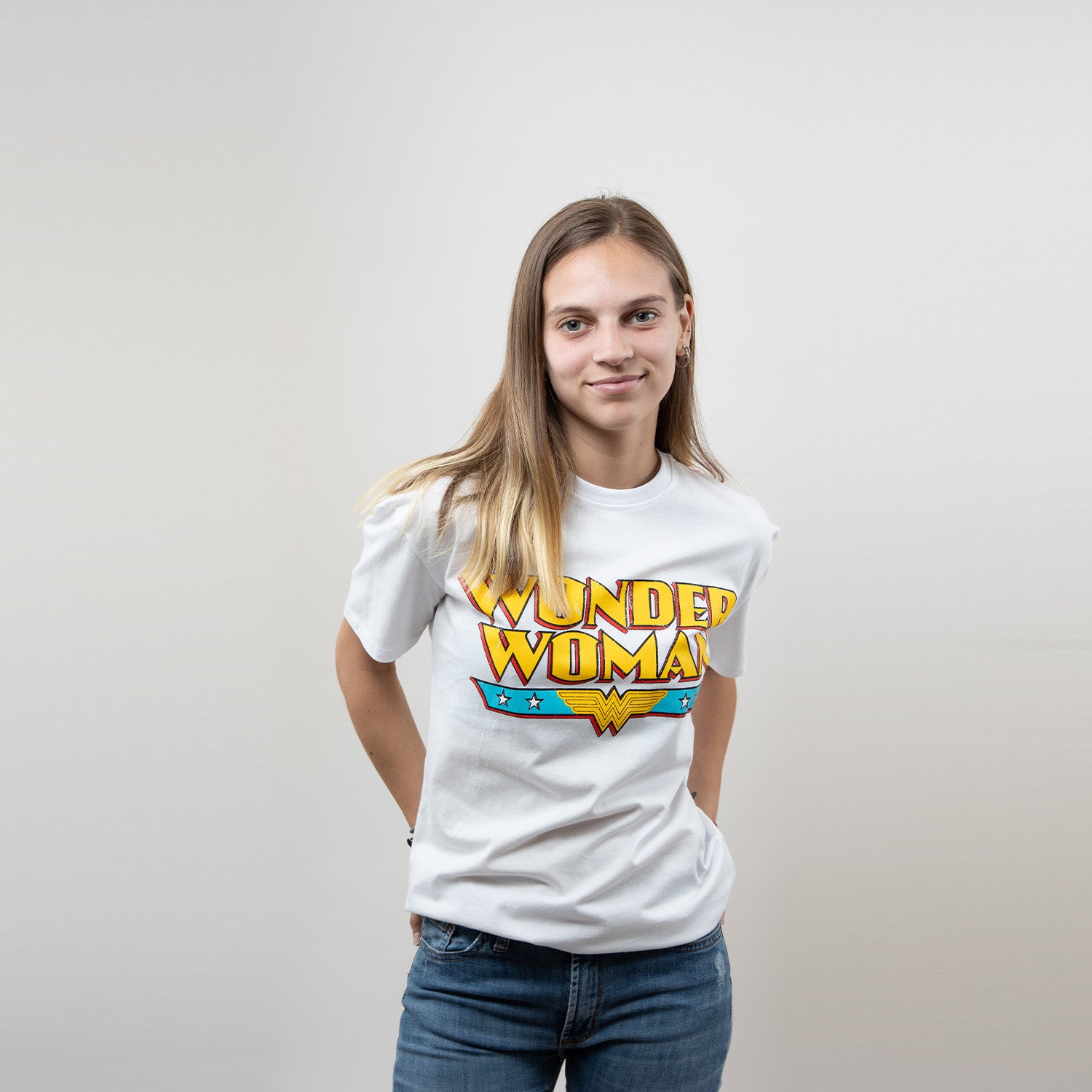 Polera Mujer Wonder Woman Escudo Blanco DC Comics