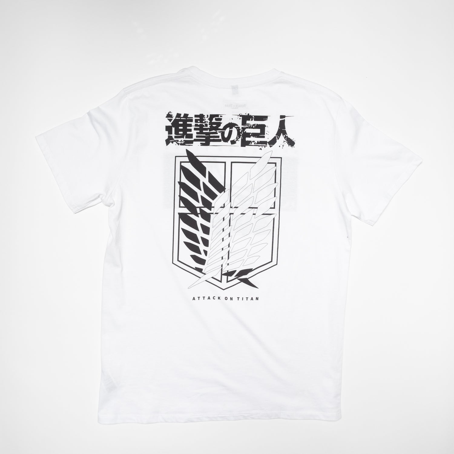 Polera Hombre YOU Attack On Titan Escudo Blanco