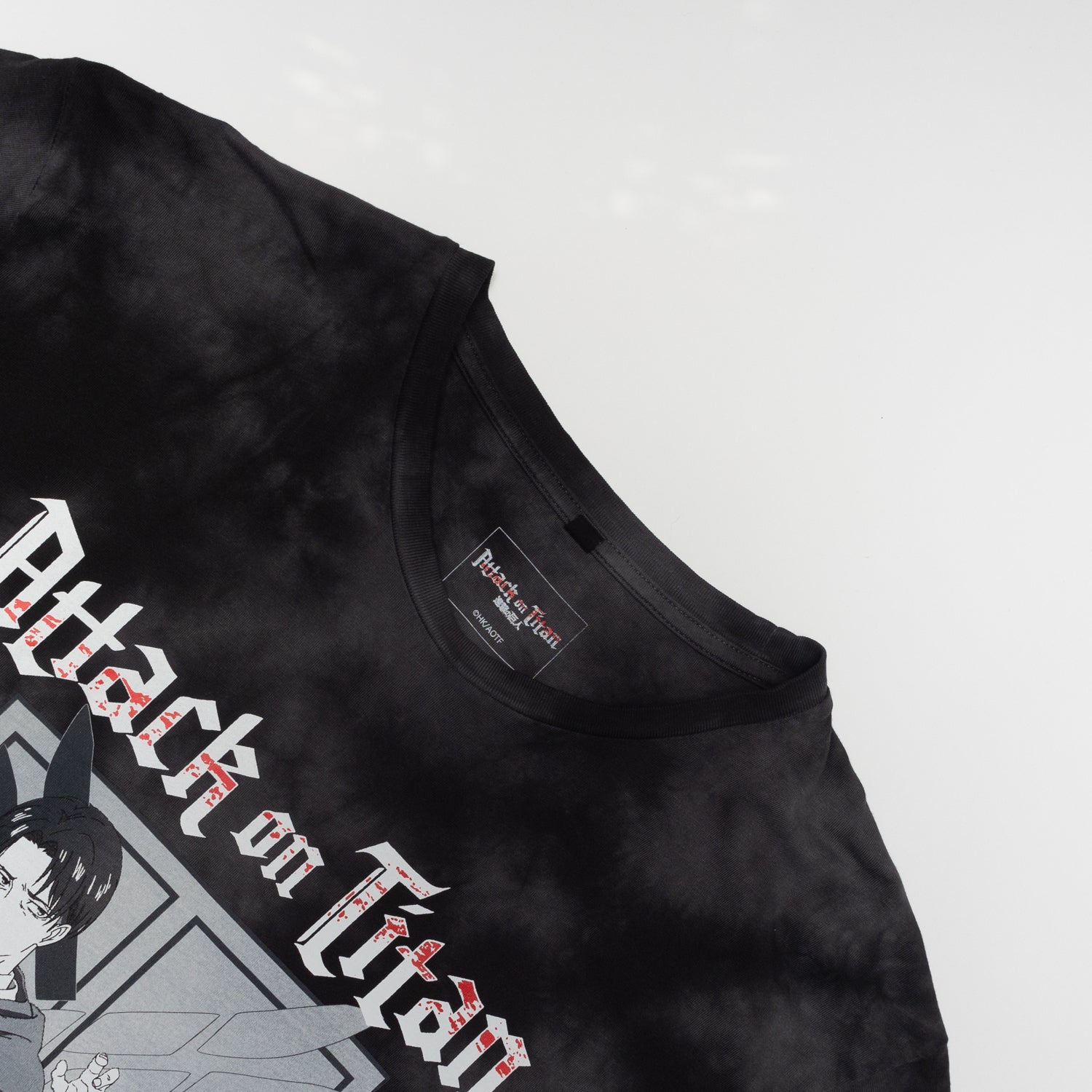 Polera Hombre  Attack On Titan Escudo Tie Dye